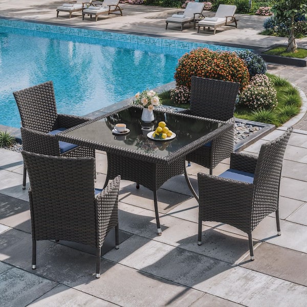 Brown 5-Piece Wicker Outdoor Dining Set with Glass Tabletop, Umbrella Hole and NavyBlue Cushion, Patio, Indoor, Backyard
