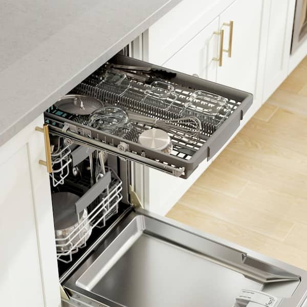 Bosch 800 Series 18 in. ADA Compact Front Control Dishwasher in Stainless Steel with Stainless Steel Tub and 3rd Rack 42 dBA SPE68C75UC