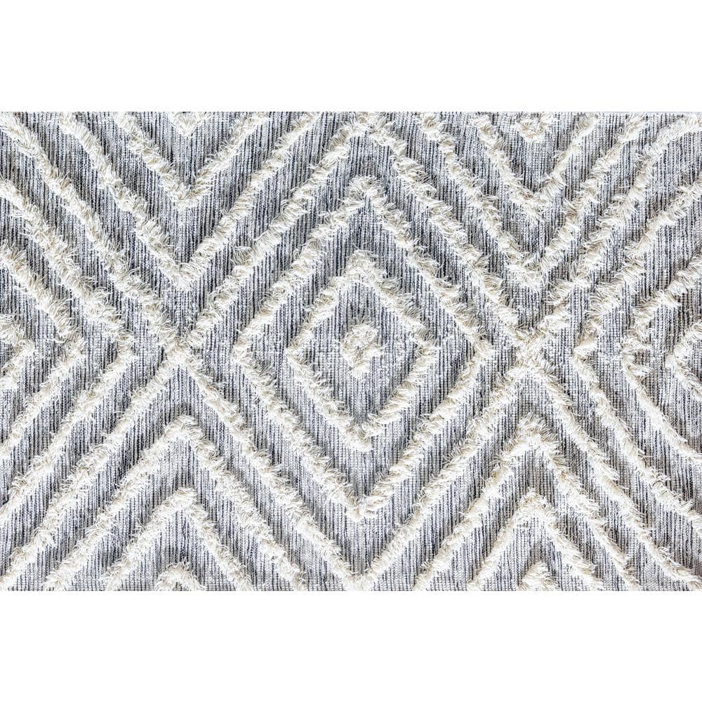 Gray Diamond Handwoven Wool 5' x 7' Area Rug