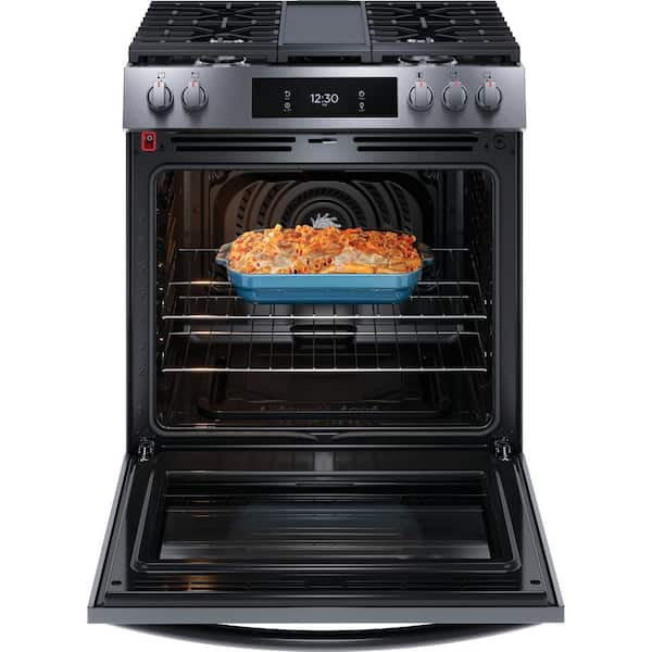 https://images.thdstatic.com/productImages/2e4080c1-82a0-41ae-9b7c-6c451329ff85/svn/smudge-proof-black-stainless-steel-frigidaire-gallery-single-oven-gas-ranges-gcfg3060bd-e1_600.jpg