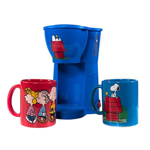 Uncanny Brands Peanuts Single Cup Black Drip Coffee Maker Snoopy and Friends Mugs Included
