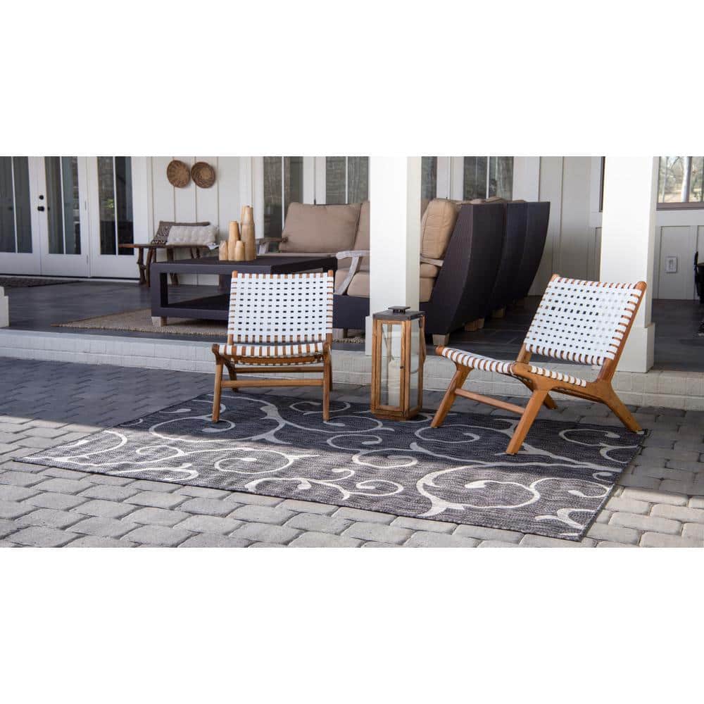 Charcoal Gray Easy-Care Synthetic 4' x 6' Outdoor Rug