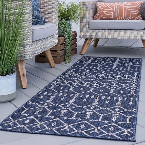Veranda Geometric Navy 3 ft. x 8 ft. Indoor/Outdoor Runner Rug