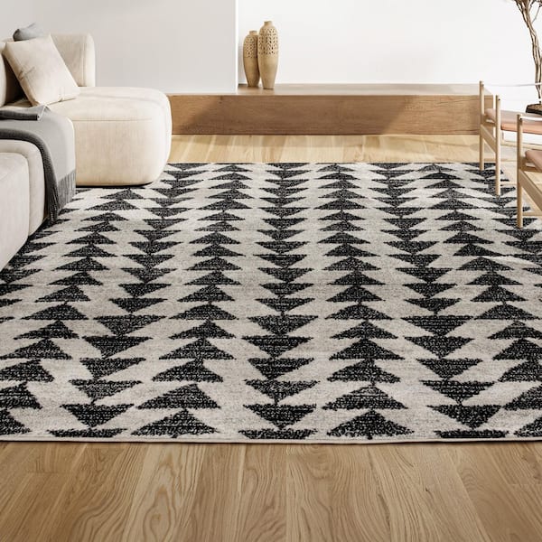 JONATHAN Y Aisha Moroccan Triangle Geometric Cream/Black 5 ft. x 8
