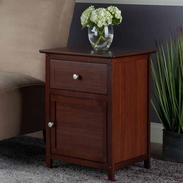 Winsome Eugene Accent Table Walnut