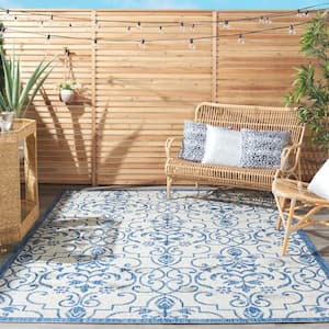 Garden Party Ivory/Blue 5 ft. x 7 ft. Medallion Transitional Indoor/Outdoor Patio Area Rug