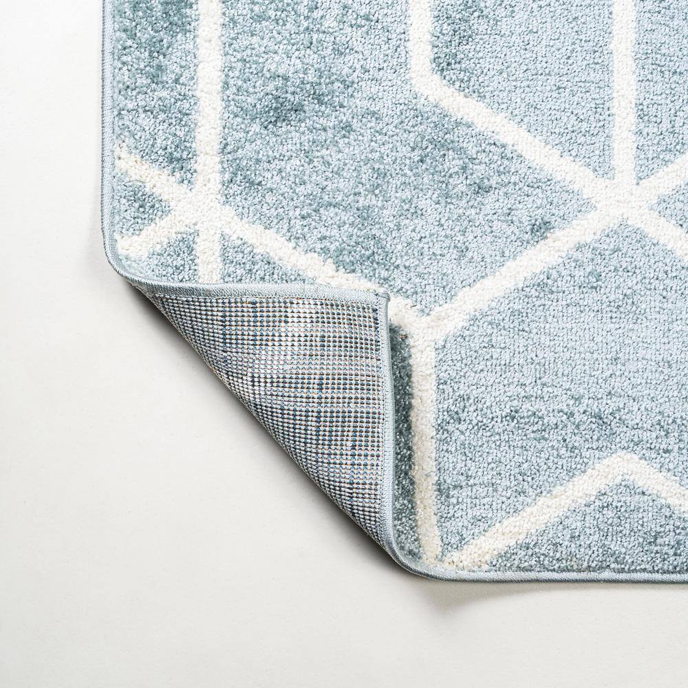 Light Blue and White Geometric 4' x 6' Area Rug