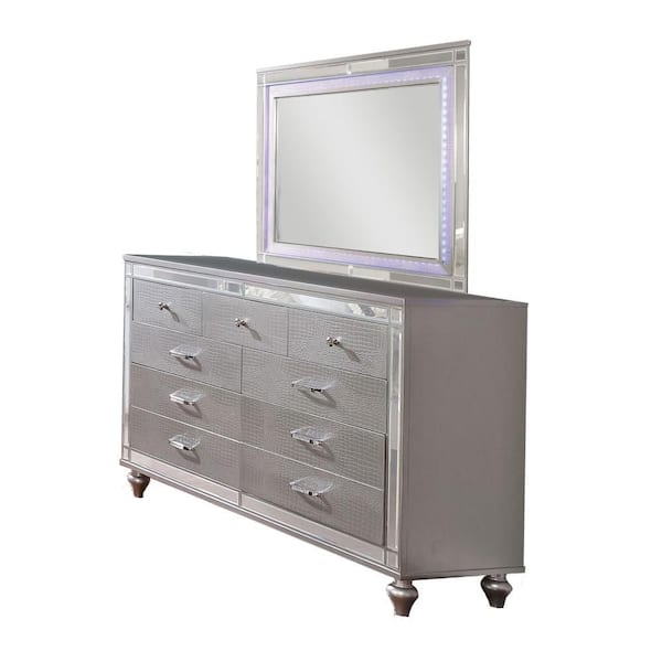 Benjara Ishin 4-Piece Silver King Wood Bedroom Set BM332667