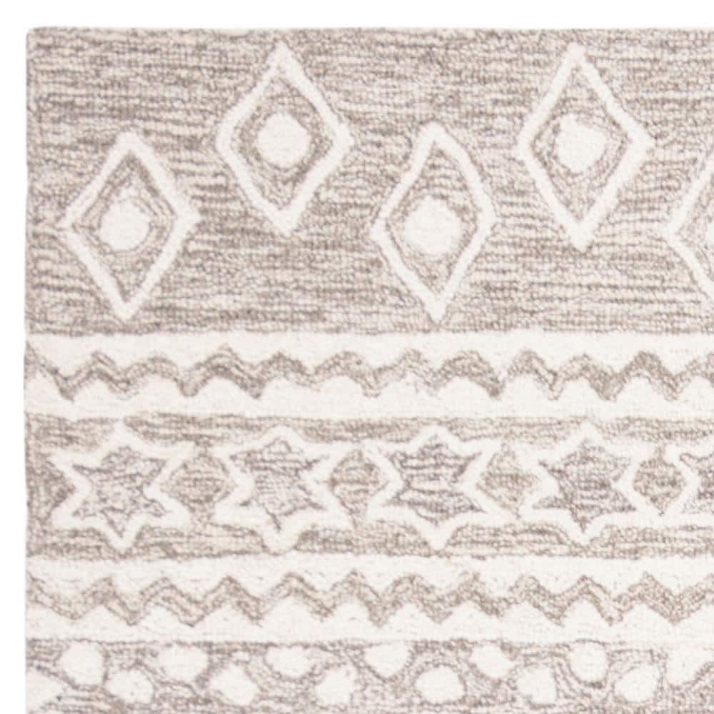 Hand-tufted Elegance Round Gray Wool 59" Area Rug