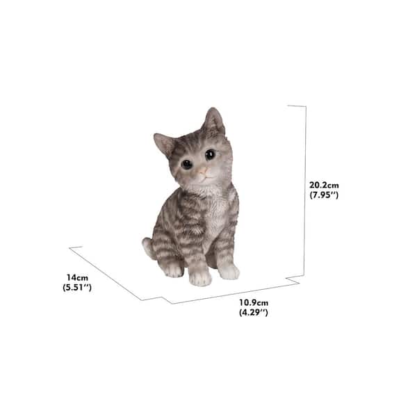 Hi-Line Kätzchen-Figur Sitzend – Realistische Grau-getigerte Katzenstatue Aus Polyresin Für Deko & Geschenk