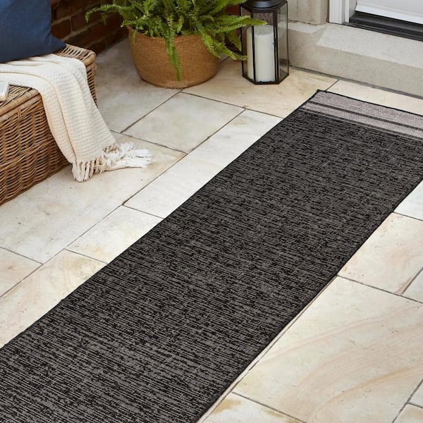 JONATHAN Y Alda Black/Cream 2 ft. x 8 ft Modern Minimalist Mingled Solid Indoor/Outdoor Runner Rug