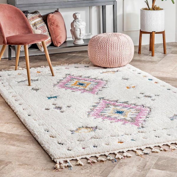 Jocelyn Carved Tribal Shag White 5 ft. 3 in. x 7 ft. 6 in. Area Rug