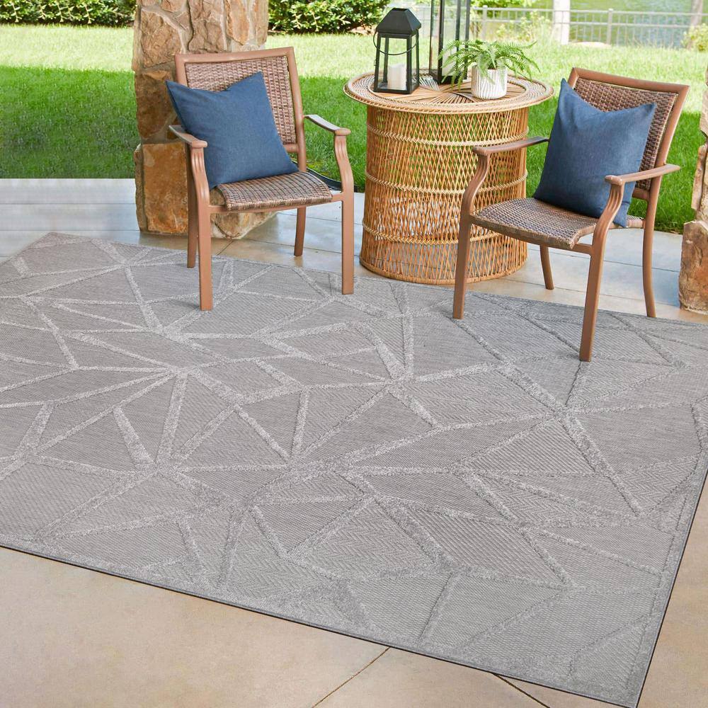 Modern Geometric Dual-Tone Gray Synthetic 4'x6' Area Rug