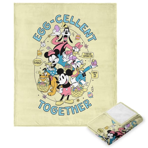THE NORTHWEST GROUP Disney Mickey and Friends Excellent Multi Color Silk Touch Throw