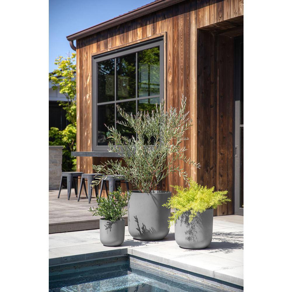 Gray Plastic Composite Indoor/Outdoor Planter Set