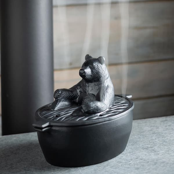 2.75 qt. Bear in Bath Cast Iron Wood Stove Steamer