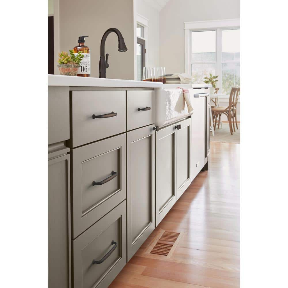 Amerock Oil Rubbed Bronze Traditional Cabinet Pull with Mounting Hardware