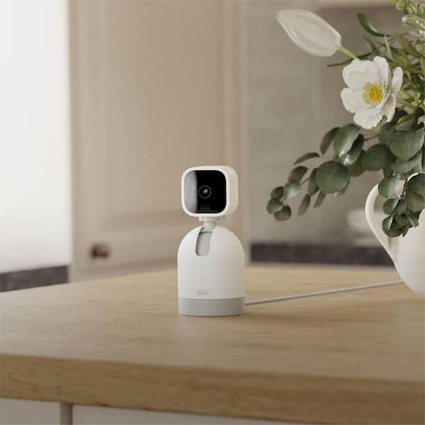 Blink Mini Plug Wired Smart Indoor Security Camera - White in the Security  Cameras department at