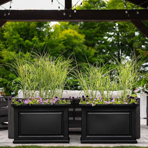 Nantucket 36 in. Self-Watering Black Polyethylene Trough