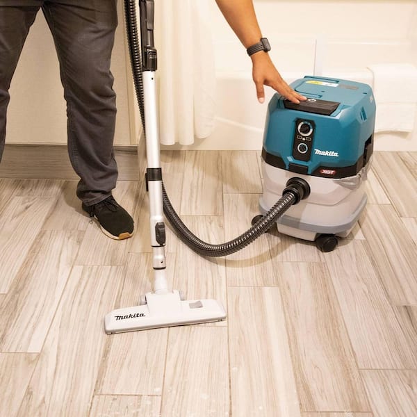 Makita 40V max XGT Brushless Cordless 4 Gal. Wet/Dry Dust