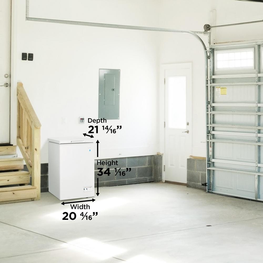 Compact White Energy Star Chest Freezer with Manual Defrost