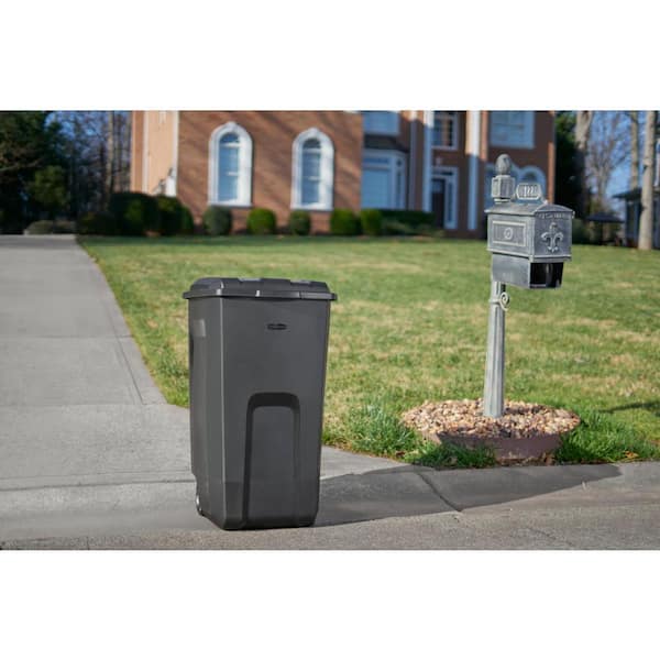 Project Source 45-Gallons Black Plastic Wheeled Trash Can with Lid Outdoor  in the Trash Cans department at