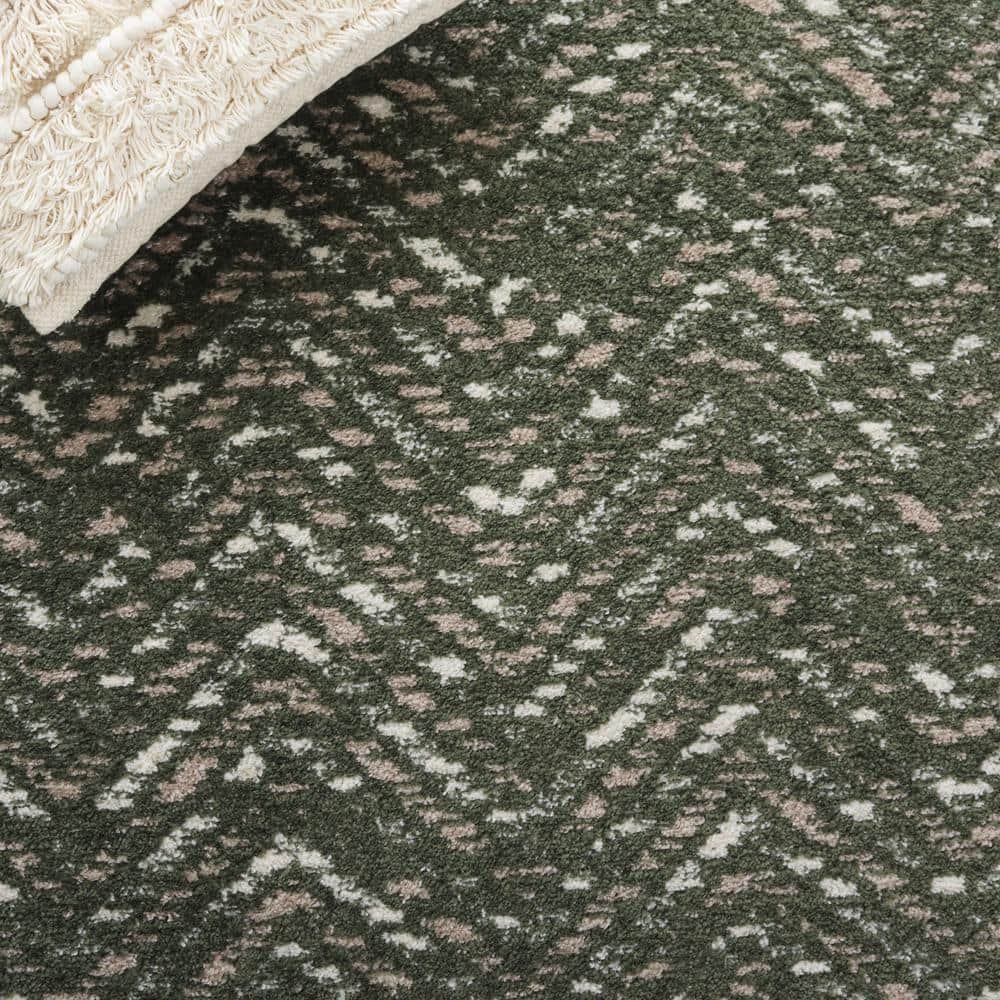 Ivory and Dark Green Rectangular Synthetic Area Rug, 3' x 5'