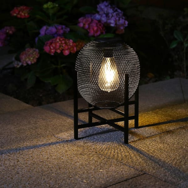 Glitzhome 11.5 in. H Metal Mesh Solar Powered Outdoor Lantern with Stand in Black