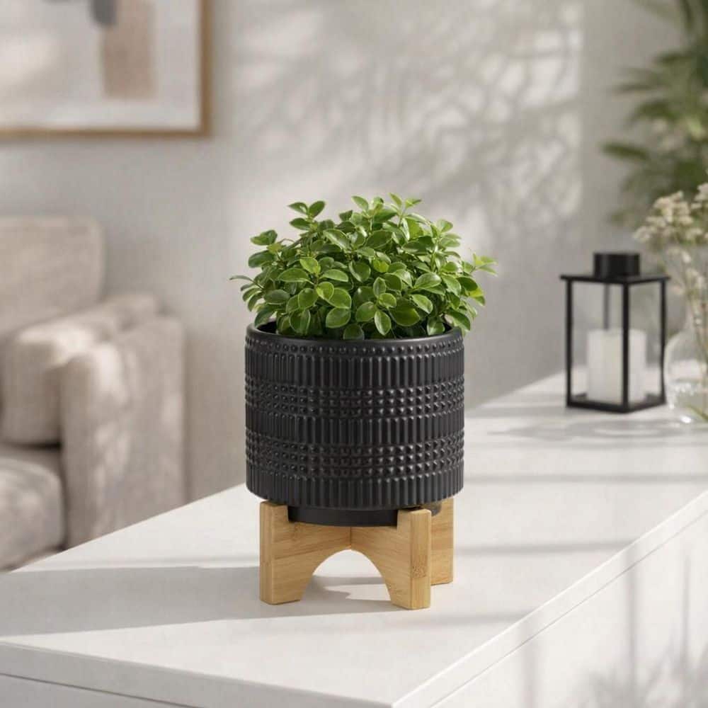 black-liv-skye-plant-pots-