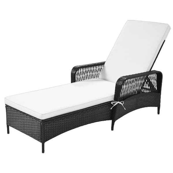 cenadinz Wicker Lounge Chair with Beige Cushion