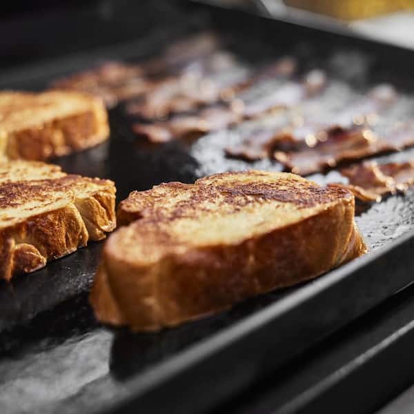 Slate Griddle 3-Burner Propane Gas 30 in. Flat Top Grill in Black with Thermometer and Griddle Starter Set