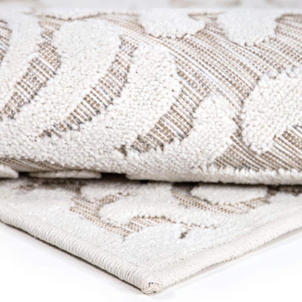 Natural Driftwood Floral Pattern Reversible Indoor/Outdoor Rug