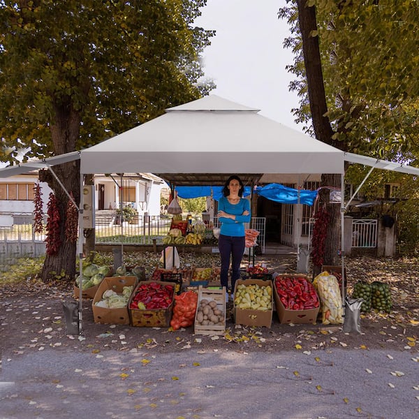 Half shade outlet tent