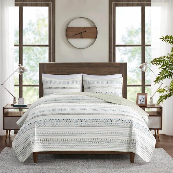 Joshua Taupe/Blue Microfiber King/California King Seersucker Quilt Set