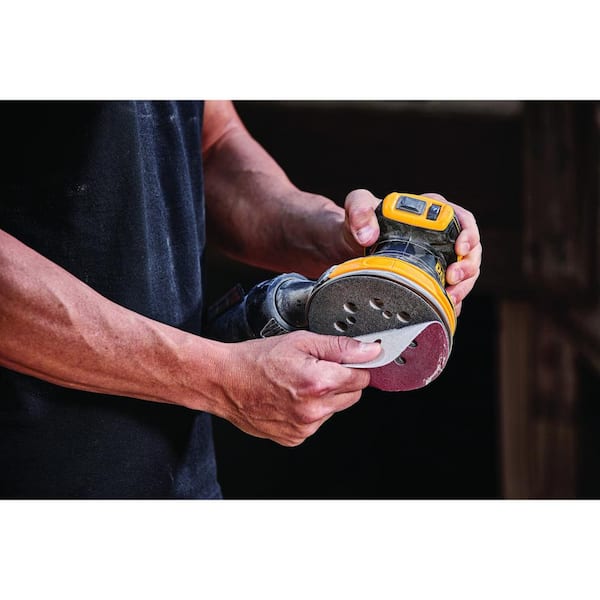 DEWALT 20V MAX* Random Orbit Sander, 5-Inch, Cordless Kit (DCW210D1) 