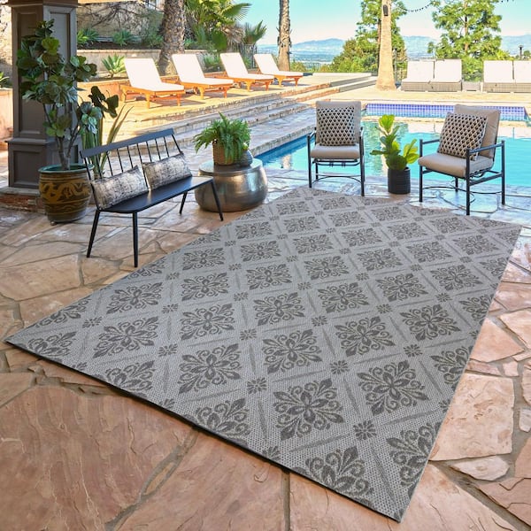Calypso Aaron Silver 9 ft. x 13 ft. Trellis Indoor/Outdoor Area Rug