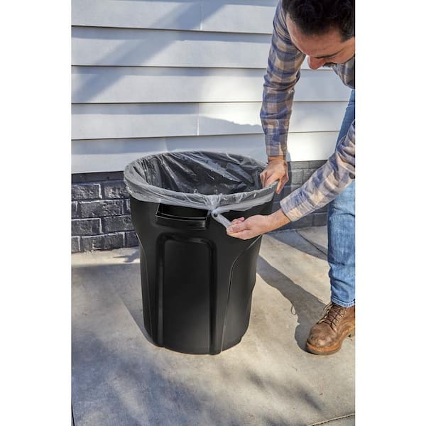 https://images.thdstatic.com/productImages/2fc58cd6-568f-4536-80e8-4f1b75930036/svn/rubbermaid-outdoor-trash-cans-2181136-1f_600.jpg