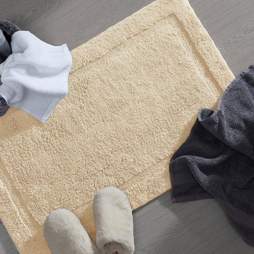 Ivory Cotton Plush Non-Slip Bath Mat 20" x 32"
