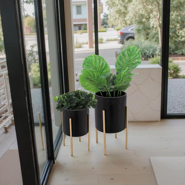 11 in. and 14 in. Black Metal/Iron Textured Decorative Planters with Stand (14 in. W x 23 in. H) Set of 2