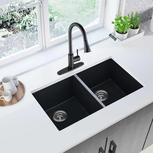 https://images.thdstatic.com/productImages/2fe256f3-80a2-4b52-bc91-c17f335d774d/svn/silver-farmhouse-kitchen-sinks-2022-8-6-6-44_600.jpg