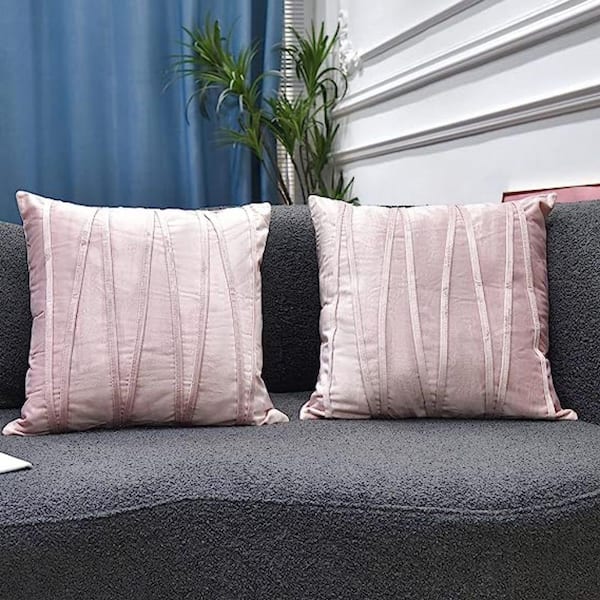 https://images.thdstatic.com/productImages/2fe30571-b9fa-42b2-8dc7-95b0aaa6eb16/svn/outdoor-throw-pillows-b085vlh218-64_600.jpg