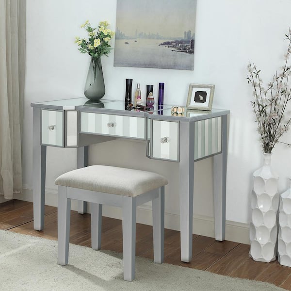 Brooks 3-Piece Silver Vanity Set