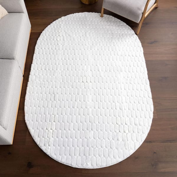 Nia SuperiorWash Tile Faux Rabbit Machine Washable Area White 5 ft. x 8 ft. Indoor Oval Rug
