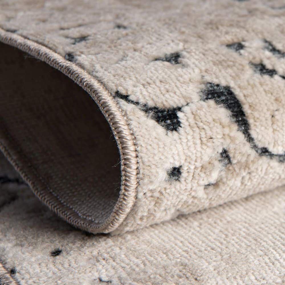 Beige Medallion Easy-Care Rectangular Synthetic Rug 5'1" x 8'