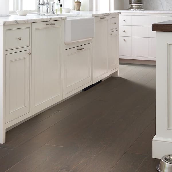 Opulent Boggs 3/4 in. T x 3/4 in. W x 78 in. L Quarter Round Molding