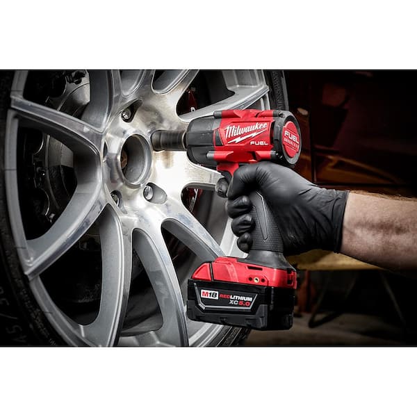 Milwaukee 2962-20-49-66-7024 M18 Fuel Gen-2 18V Lithium-Ion Mid Torque Brushless Cordless 1/2 in. Impact Wrench with Socket Set (8-Piece)