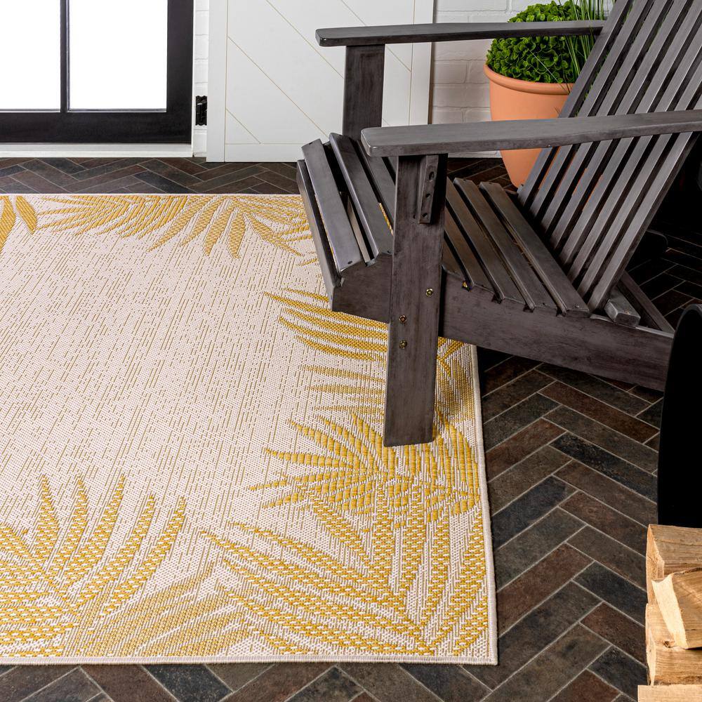 Isla Yellow and Cream Synthetic 4' x 6' Reversible Area Rug