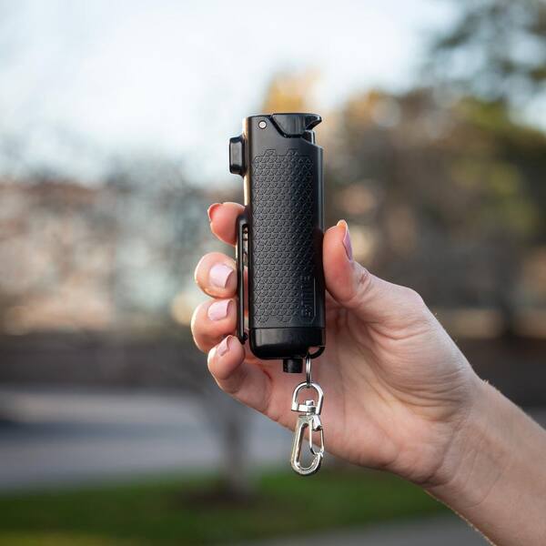 Guard Dog Security 2-in-1 Pepper Spray, Harm and Hammer, with Auto Glass  Breaker, Black PS-GDHHOC18-1B - The Home Depot
