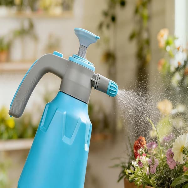 Hcman 0.5 Gal. Handheld Garden Pressure Sprayer with Adjustable
