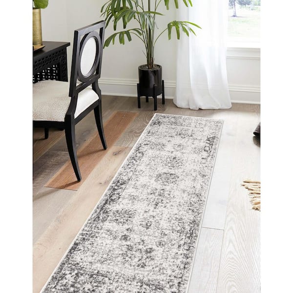 Sofia Casino Gray 2 ft. x 7 ft. Medallion Runner Rug
